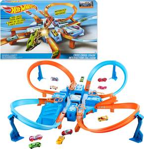 Hot Wheels Track Set with 1:64 Scale Toy Car, 4 Intersections for Crashing, Powered by a Motorized Booster, Cr